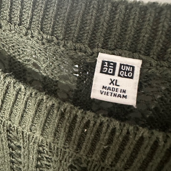 Uniqlo Dark Green Knit Vest - Picture 2 of 3